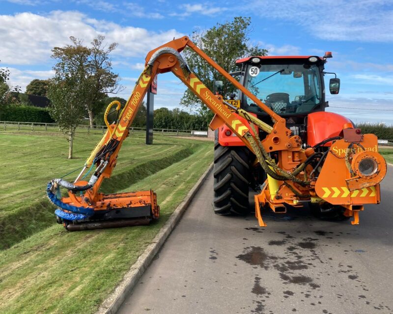 SPEARHEAD EXCEL 700 HEDGECUTTER (2001)