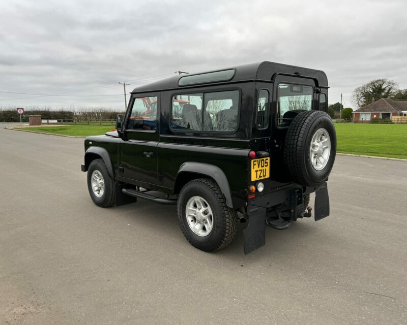 LANDROVER DEFENDER 2.5 TD5XS 3d 120BHP (2005)