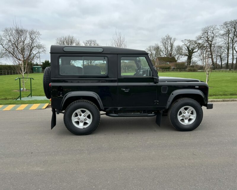 LANDROVER DEFENDER 2.5 TD5XS 3d 120BHP (2005)