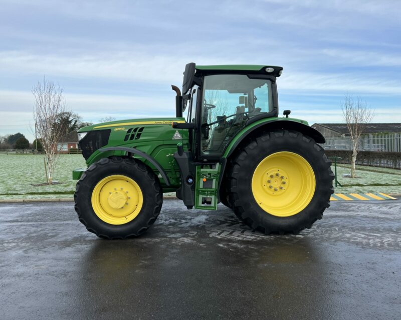 JOHN DEERE 6155R TRACTOR (2021)