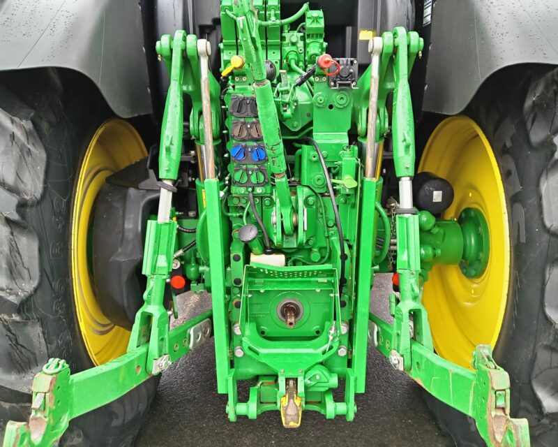 JOHN DEERE 6155R TRACTOR (2021)