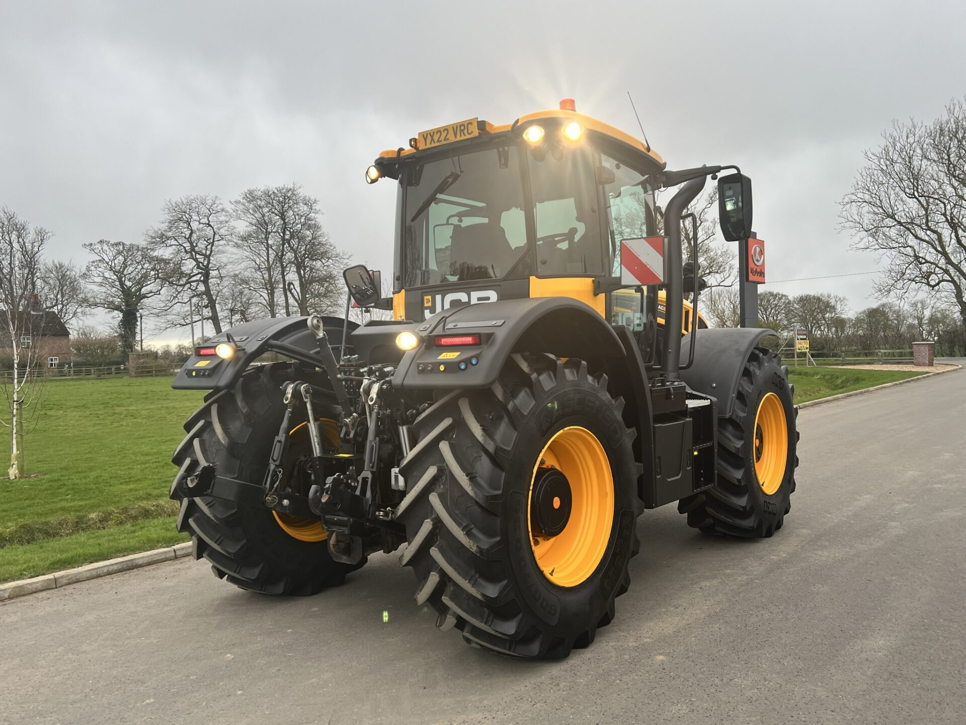 Jcb Fastrac 4220 Tractor For Hire Online Shop Irelands Group