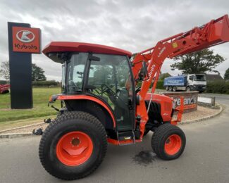 KUBOTA L2452 COMPACT TRACTOR & LOADER (2023)