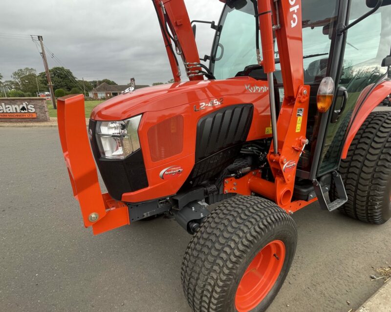 KUBOTA L2452 COMPACT TRACTOR & LOADER (2023)