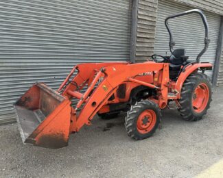 KUBOTA L1361 COMPACT TRACTOR & LOADER (2018)