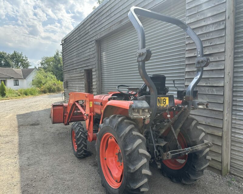 KUBOTA L1361 COMPACT TRACTOR & LOADER (2018)