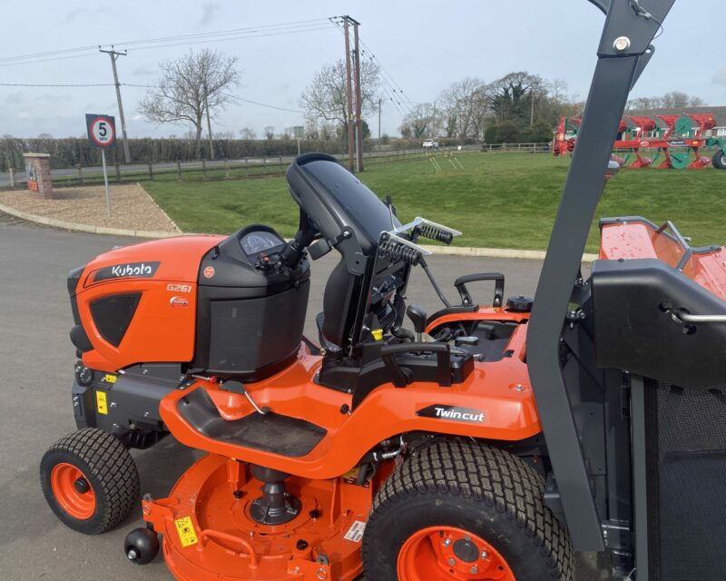 KUBOTA G261 LD RIDE ON MOWER