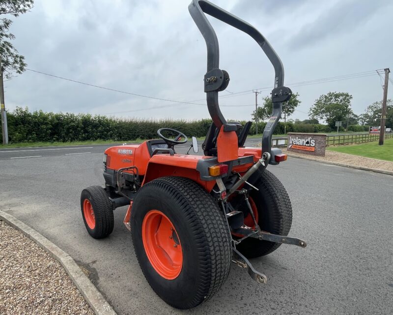 KUBOTA L3200 COMPACT TRACTOR (2007)