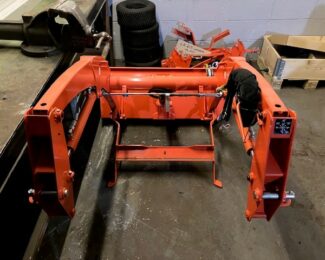 KUBOTA LA213 LOADER