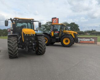 JCB FASTRAC 4220 ICON