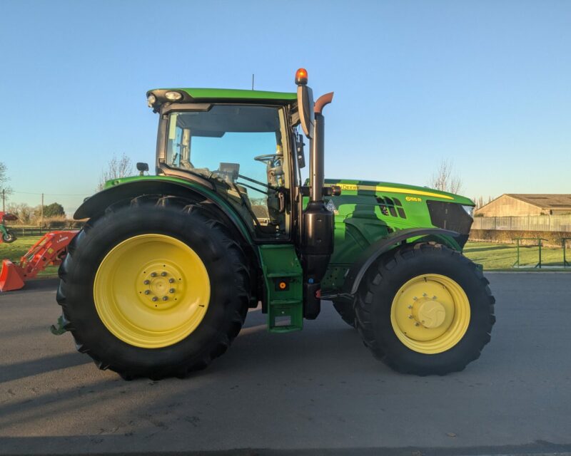 JOHN DEERE 6155R TRACTOR (2021)