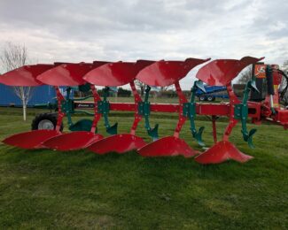 KVERNELAND PLOUGHS FOR HIRE