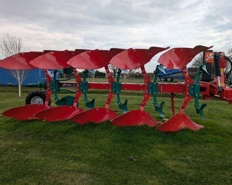 KVERNELAND PLOUGHS FOR HIRE