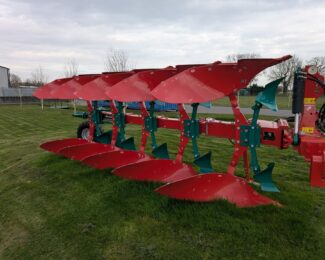 KVERNELAND PLOUGHS FOR HIRE