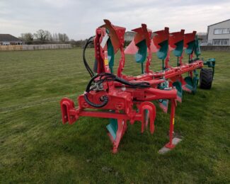 KVERNELAND PLOUGHS FOR HIRE